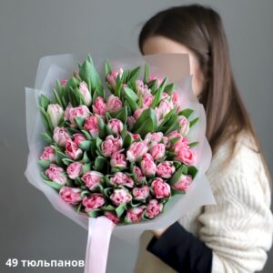 Букет із 49 рожевих тюльпанів