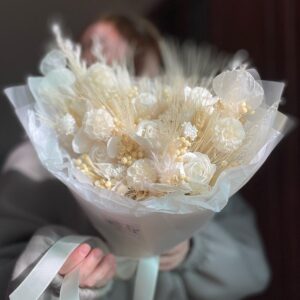 Ніжний букет колосками пшениці та вибіленими сухоцвітами
