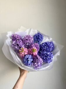 Яскравий весняний букет