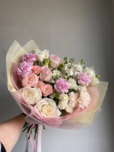 Чарівний кремовий букет