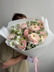 Ніжний кремовий букет