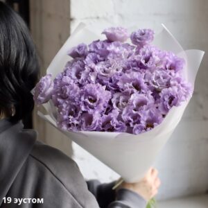Букет 19 бузкових еустом