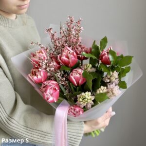 Букет із тюльпанів, гіацинтів і геністи