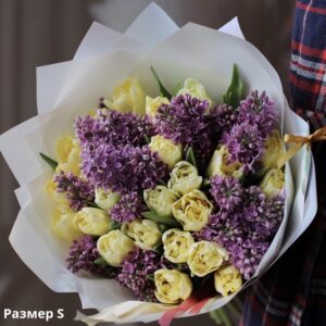 Весняний букет з жовтих тюльпанів і бузку (Розмір S)