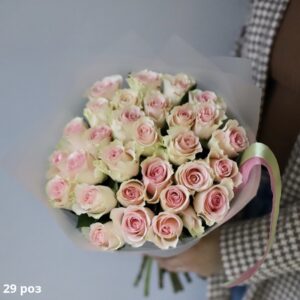 Букет 29 жовто-рожевих троянд